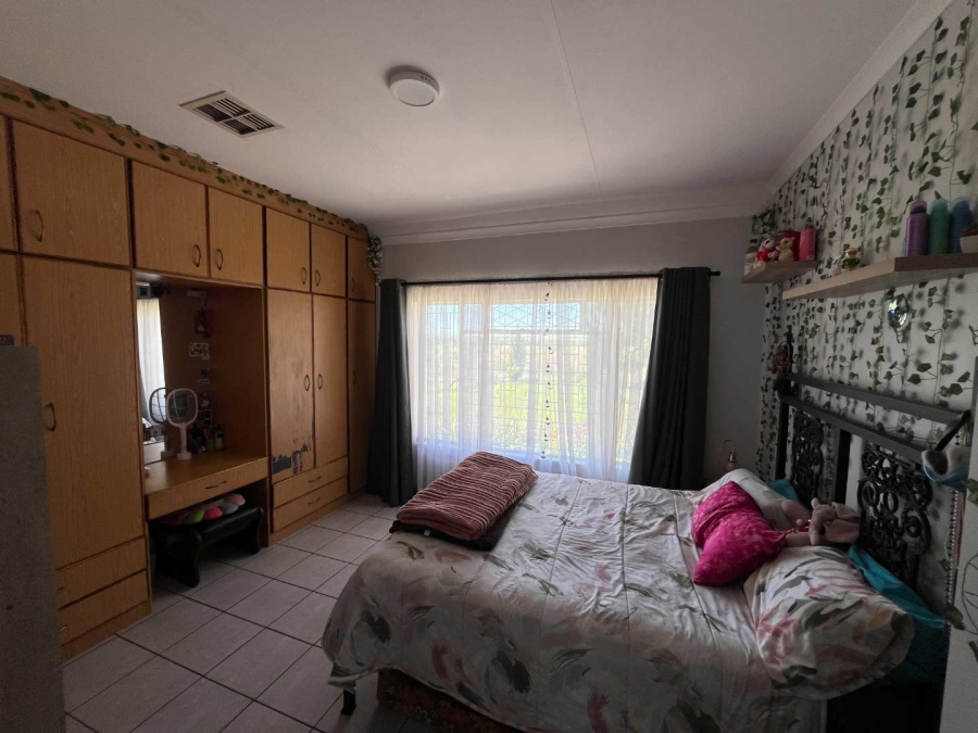 3 Bedroom Property for Sale in Olyfvenhoudtsdrift Northern Cape